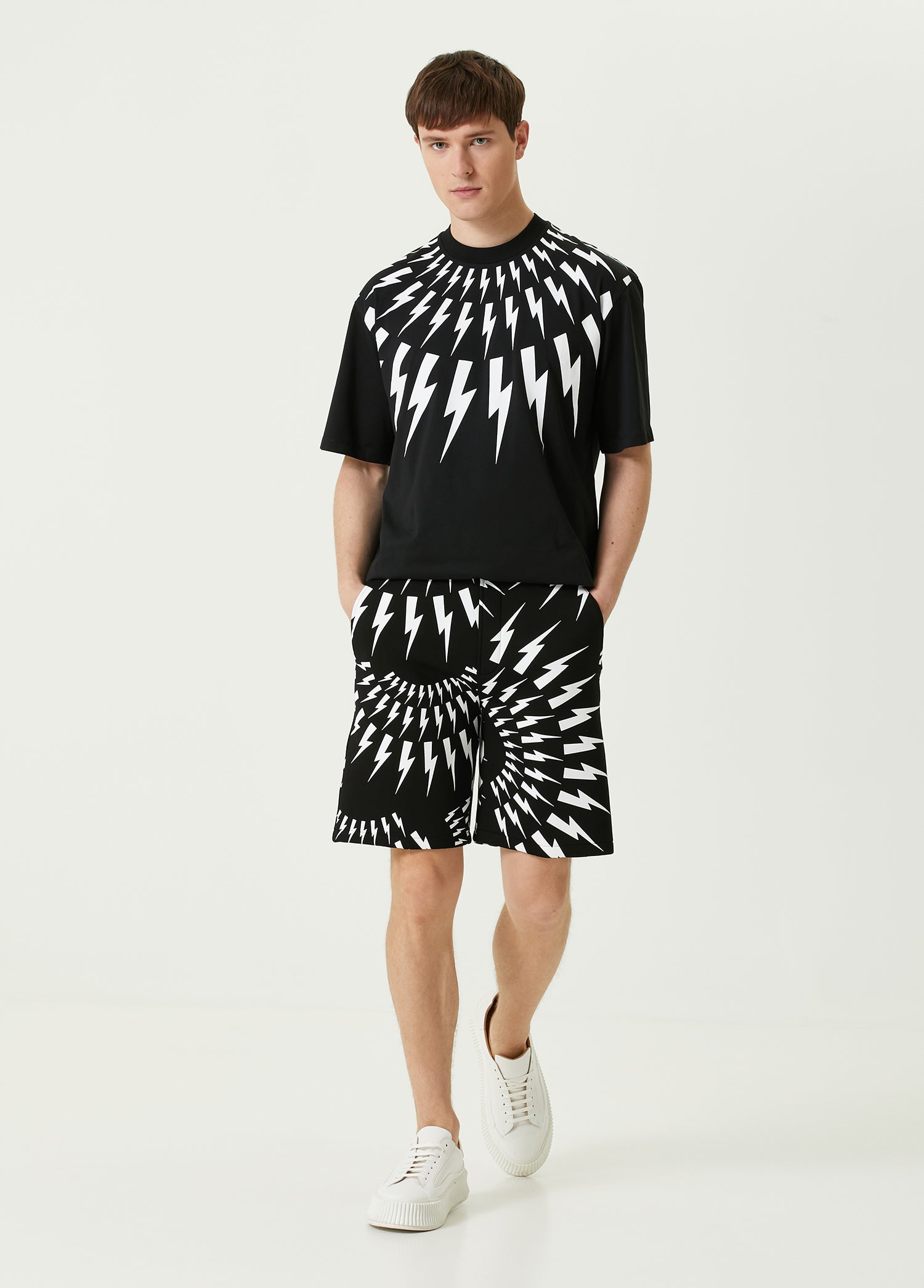 NEIL BARRETT CRAZY BOLTS/ LOOSE SWEATSHOORT - BEYMEN