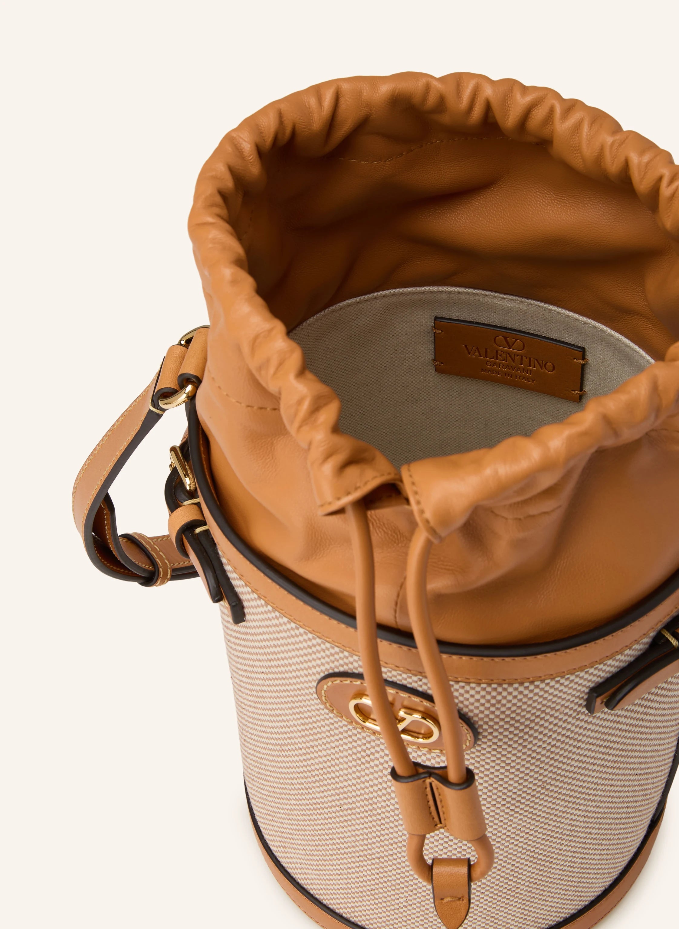 VALENTINO GARAVANI BUCKET BAG - BEYMEN