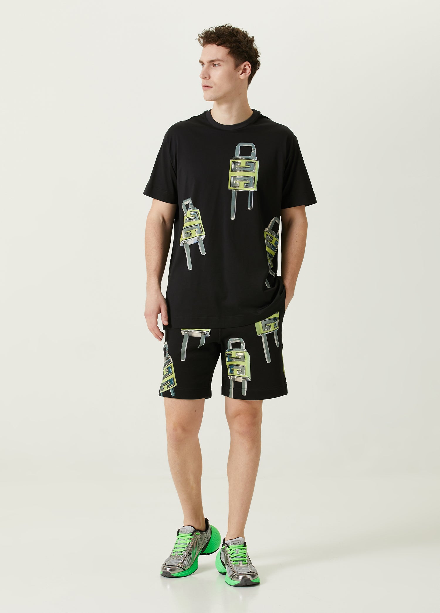 GIVENCHY T-SHIRT
